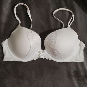 Victoria Secret HoneyMoon Edition White Lace Bra